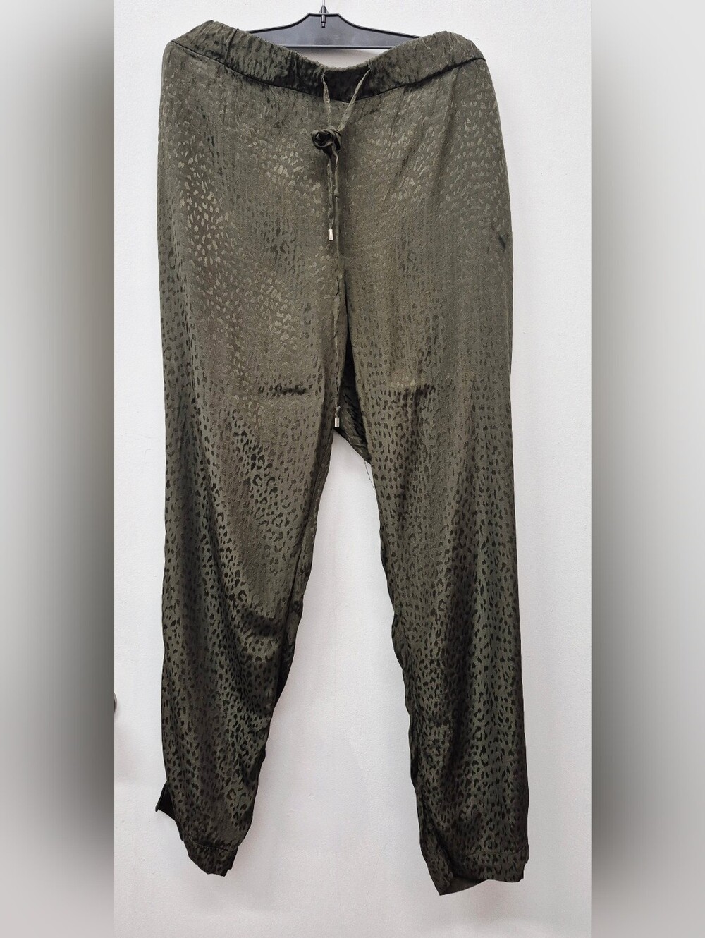🌼5/$20 H&M Olive Green Textured Drawstring Trousers Pants